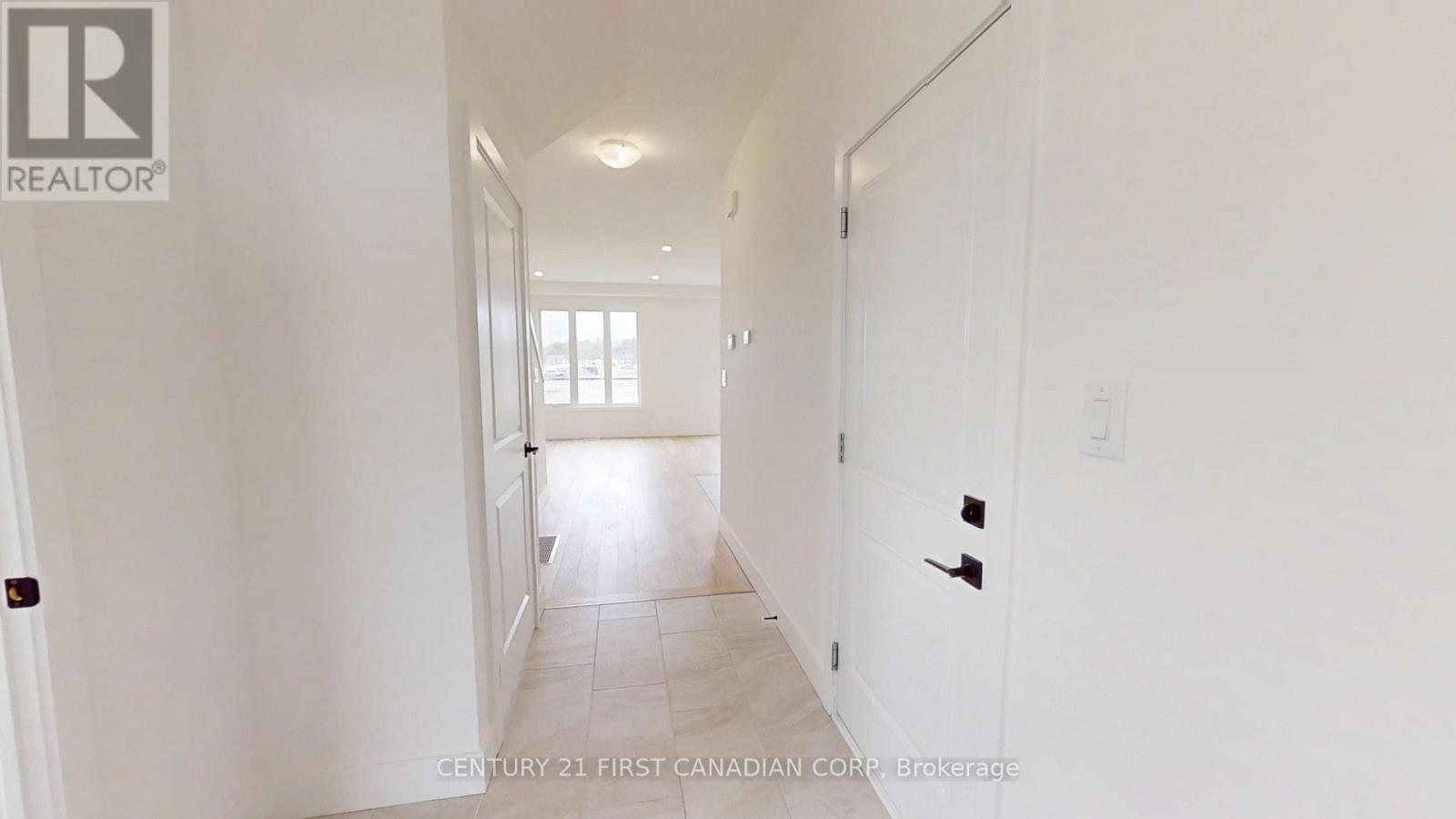 1217 Tulloch Avenue, London South, Ontario  N6M 0L8 - Photo 2 - X12286894