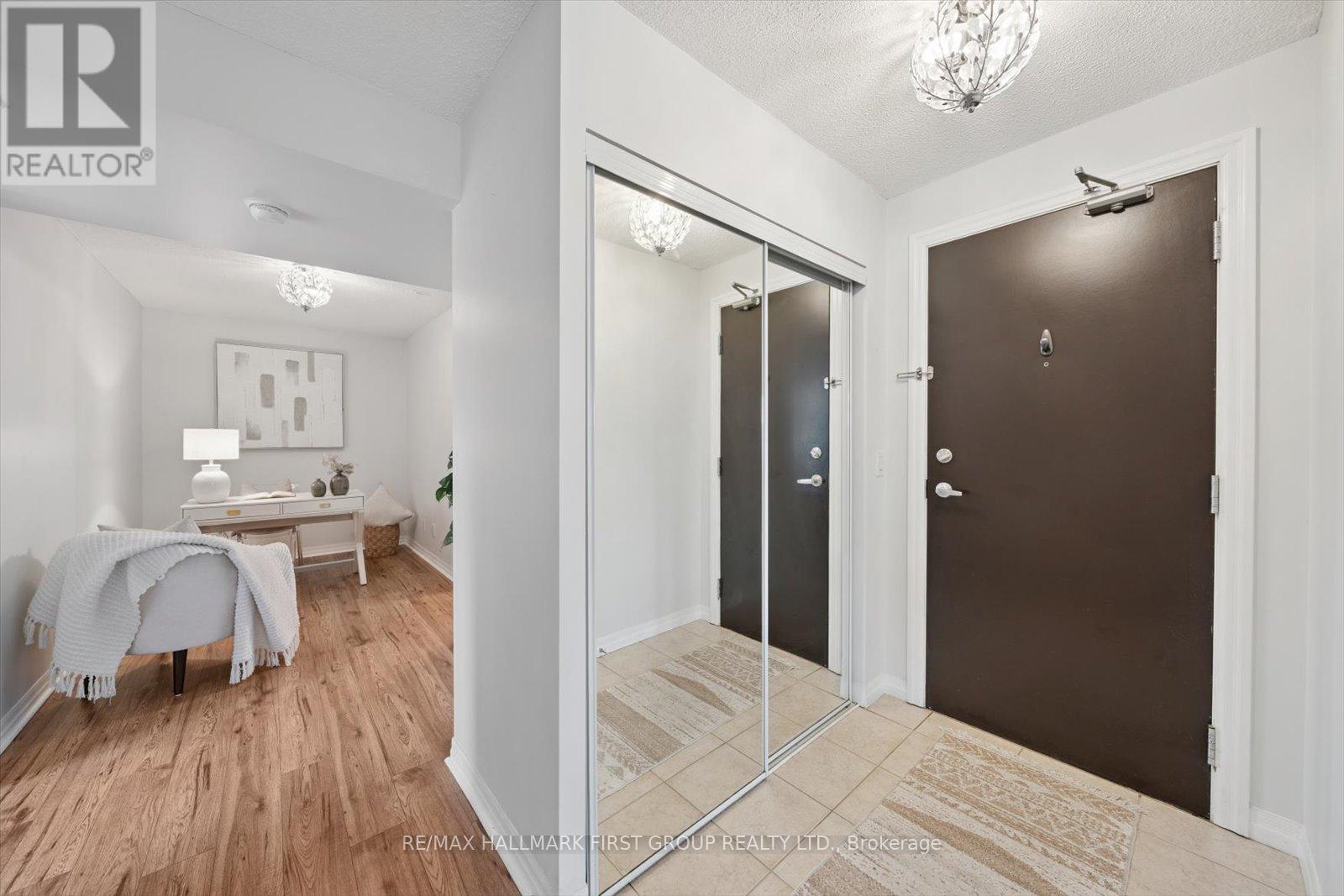 512 - 1600 Charles Street, Whitby, Ontario  L1N 0G4 - Photo 5 - E12293217