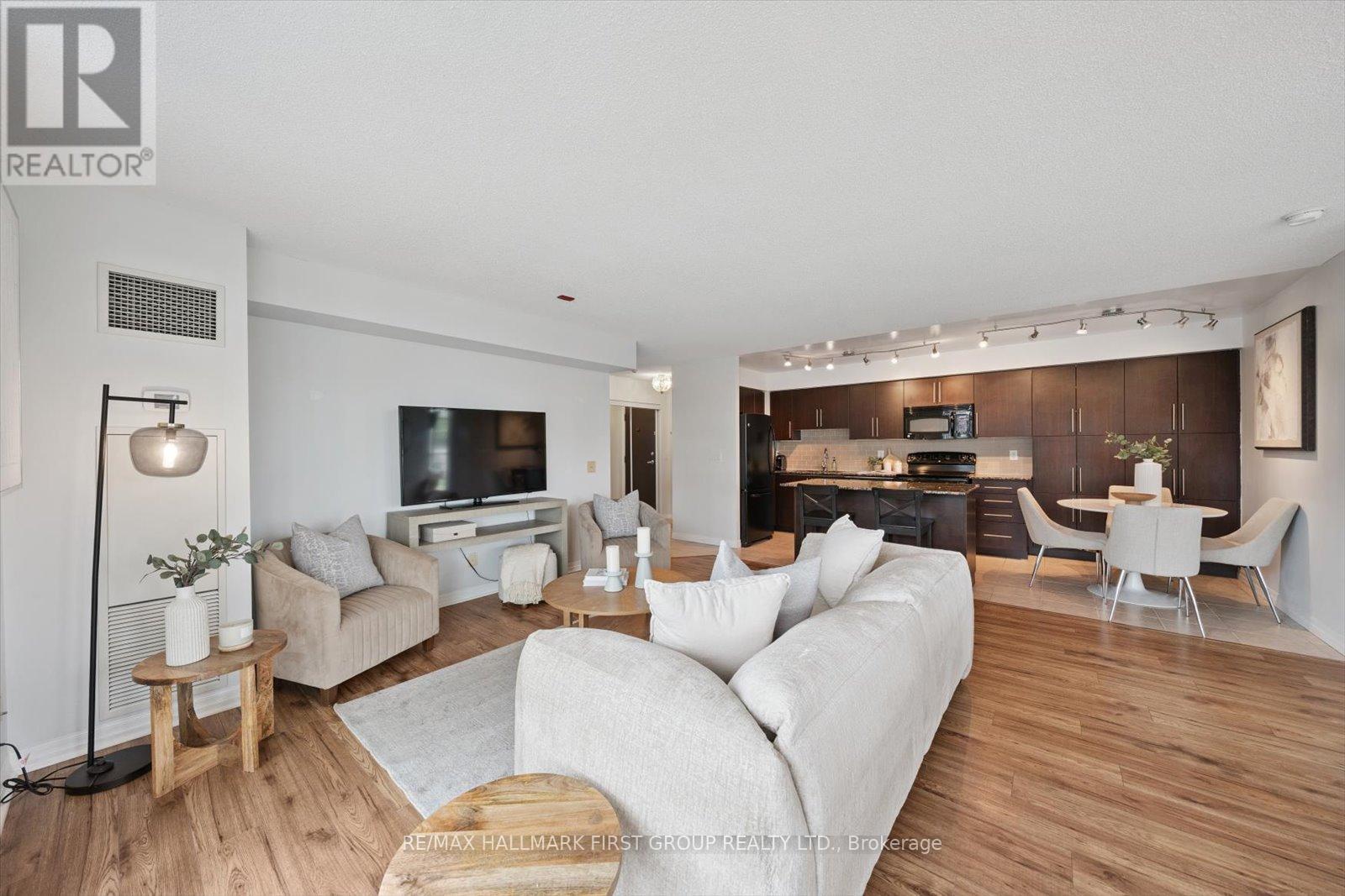 512 - 1600 Charles Street, Whitby, Ontario  L1N 0G4 - Photo 9 - E12293217