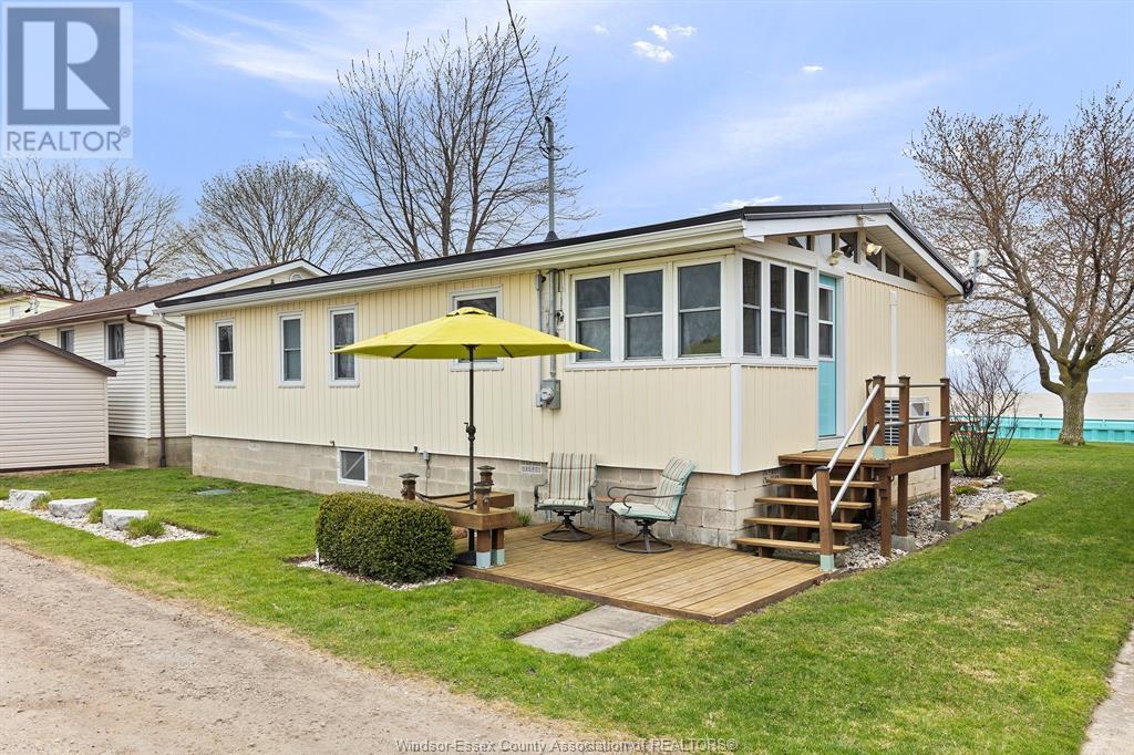 MLS# 25018253: 14270 CRYSTAL BEACH, Lakeshore, Canada