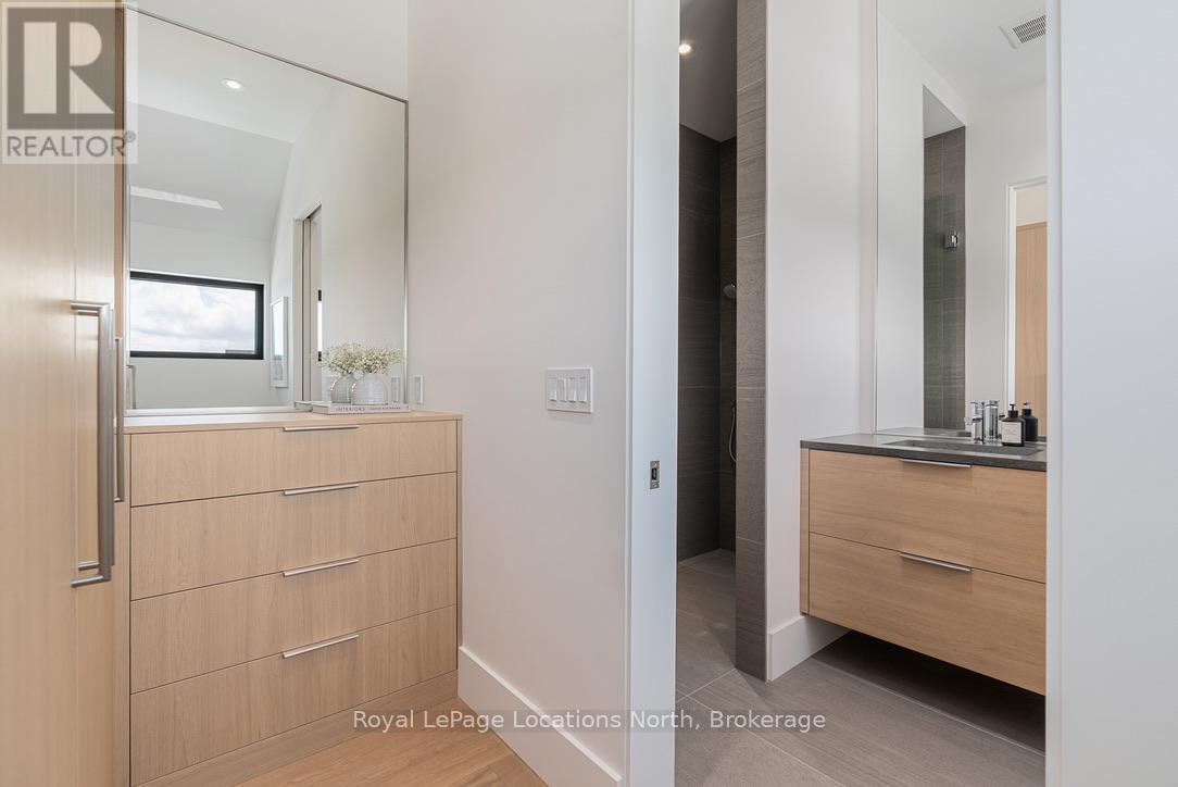 104 Maryward Crescent, Blue Mountains, Ontario  N0H 1J0 - Photo 37 - X12293188