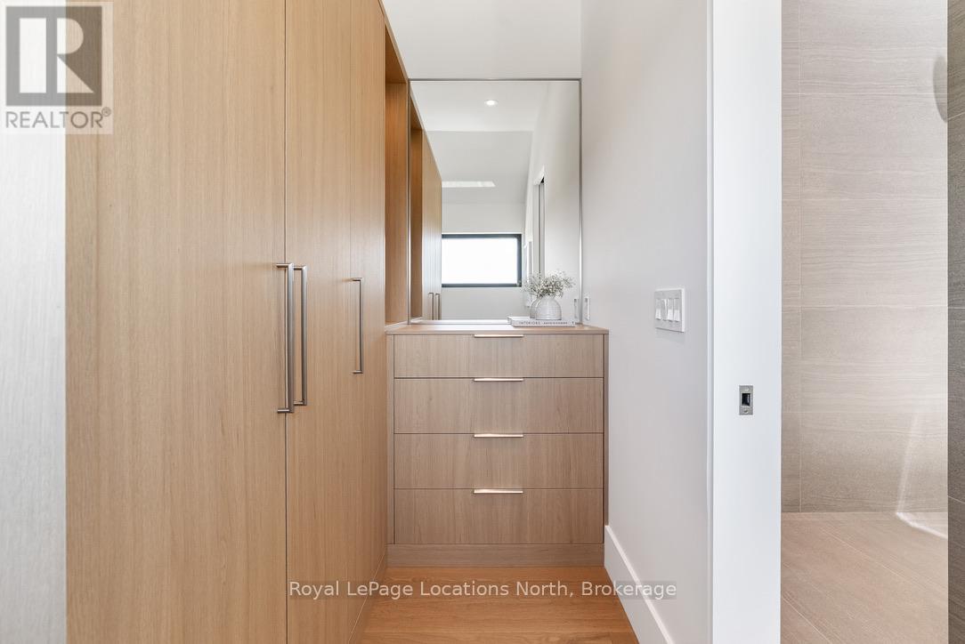 104 Maryward Crescent, Blue Mountains, Ontario  N0H 1J0 - Photo 38 - X12293188