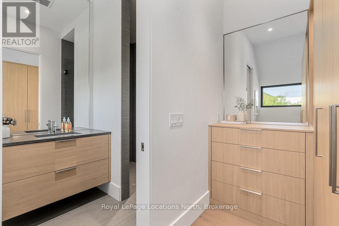 104 Maryward Crescent, Blue Mountains, Ontario  N0H 1J0 - Photo 42 - X12293188