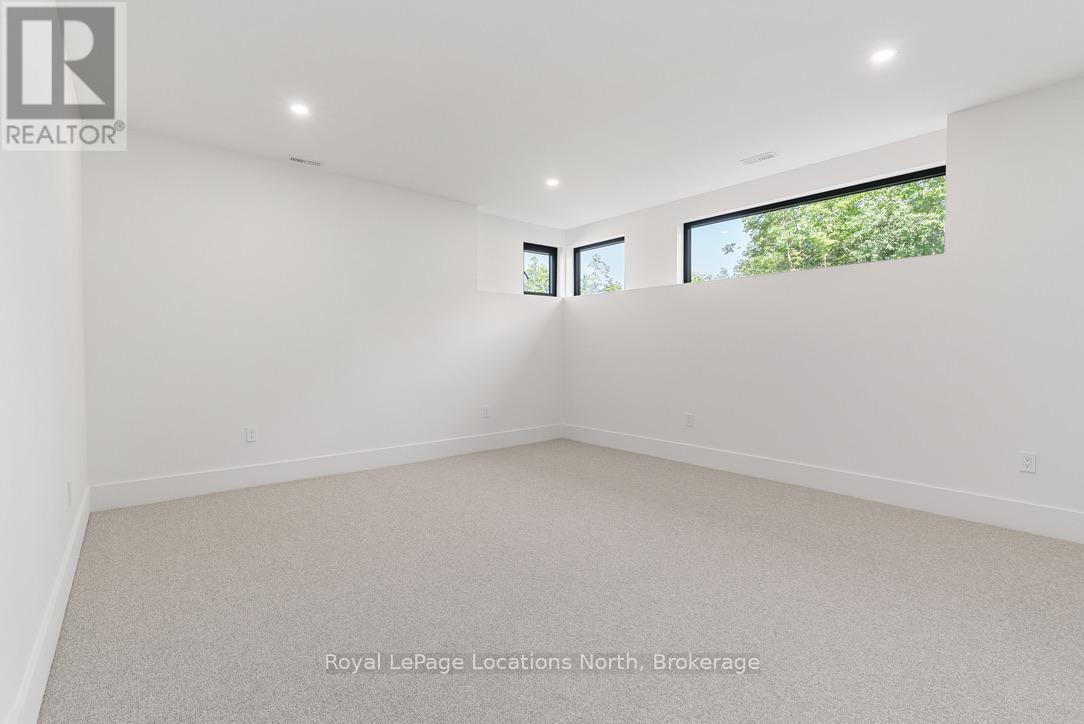 104 Maryward Crescent, Blue Mountains, Ontario  N0H 1J0 - Photo 46 - X12293188