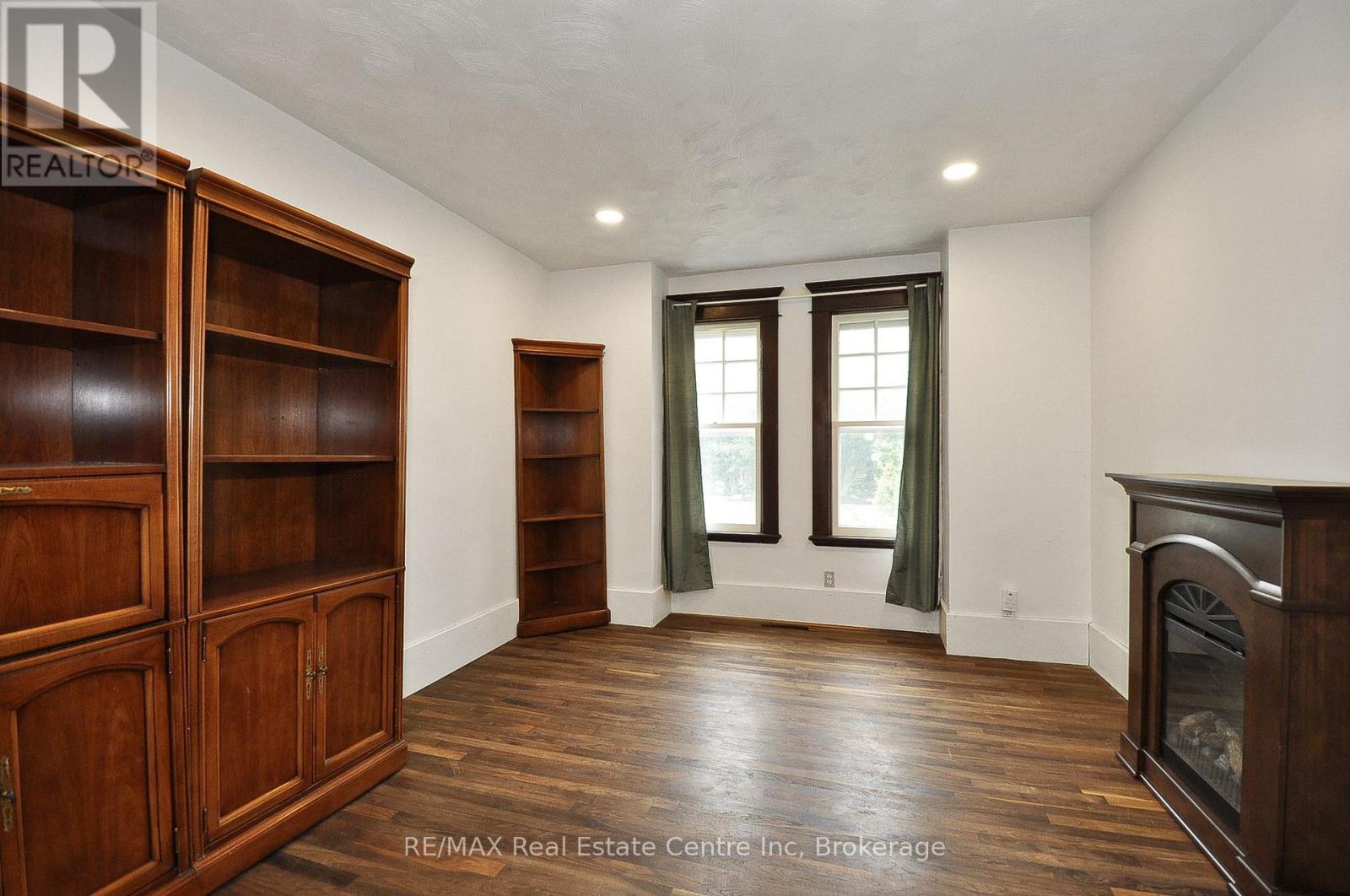 141 King Street, Brant, Ontario  N0E 1A0 - Photo 12 - X12293228