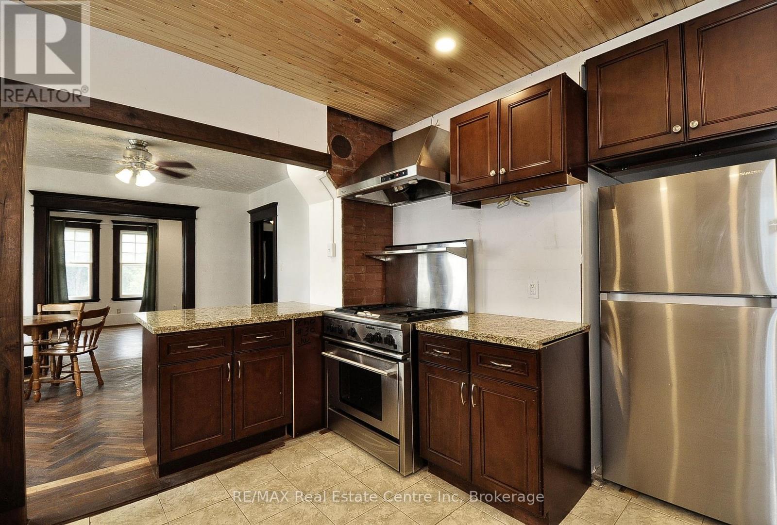 141 King Street, Brant, Ontario  N0E 1A0 - Photo 6 - X12293228