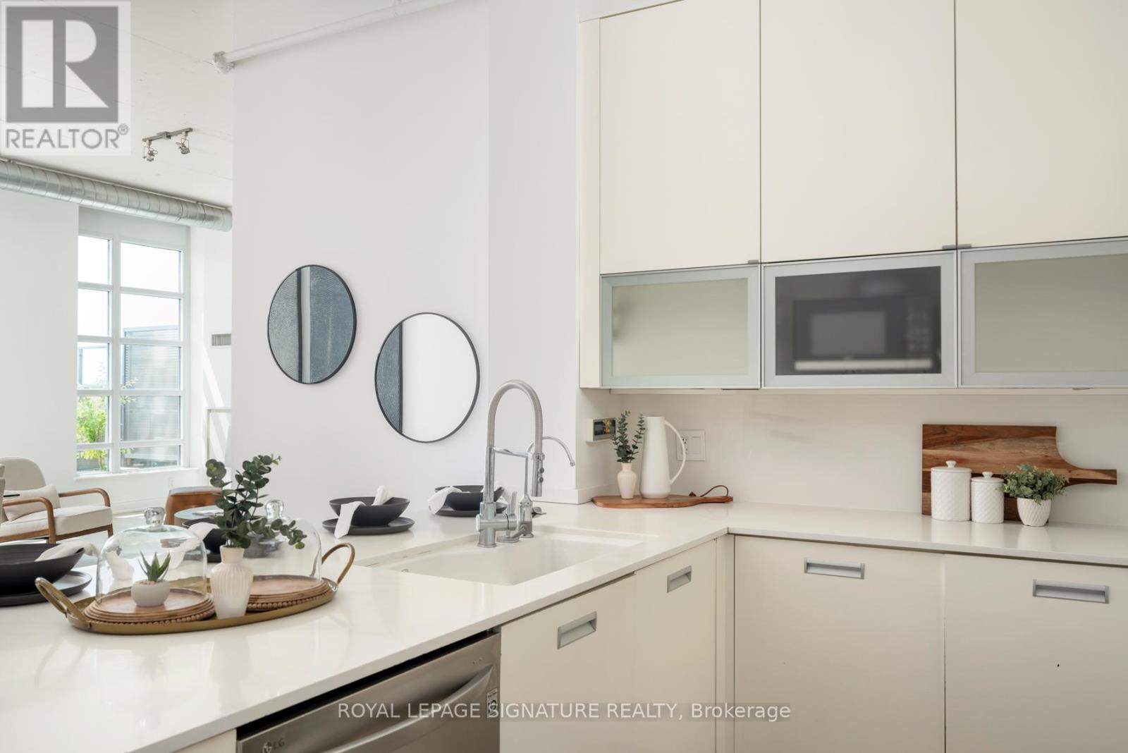 615 - 380 Macpherson Avenue, Toronto, Ontario  M4V 3E3 - Photo 15 - C12283177