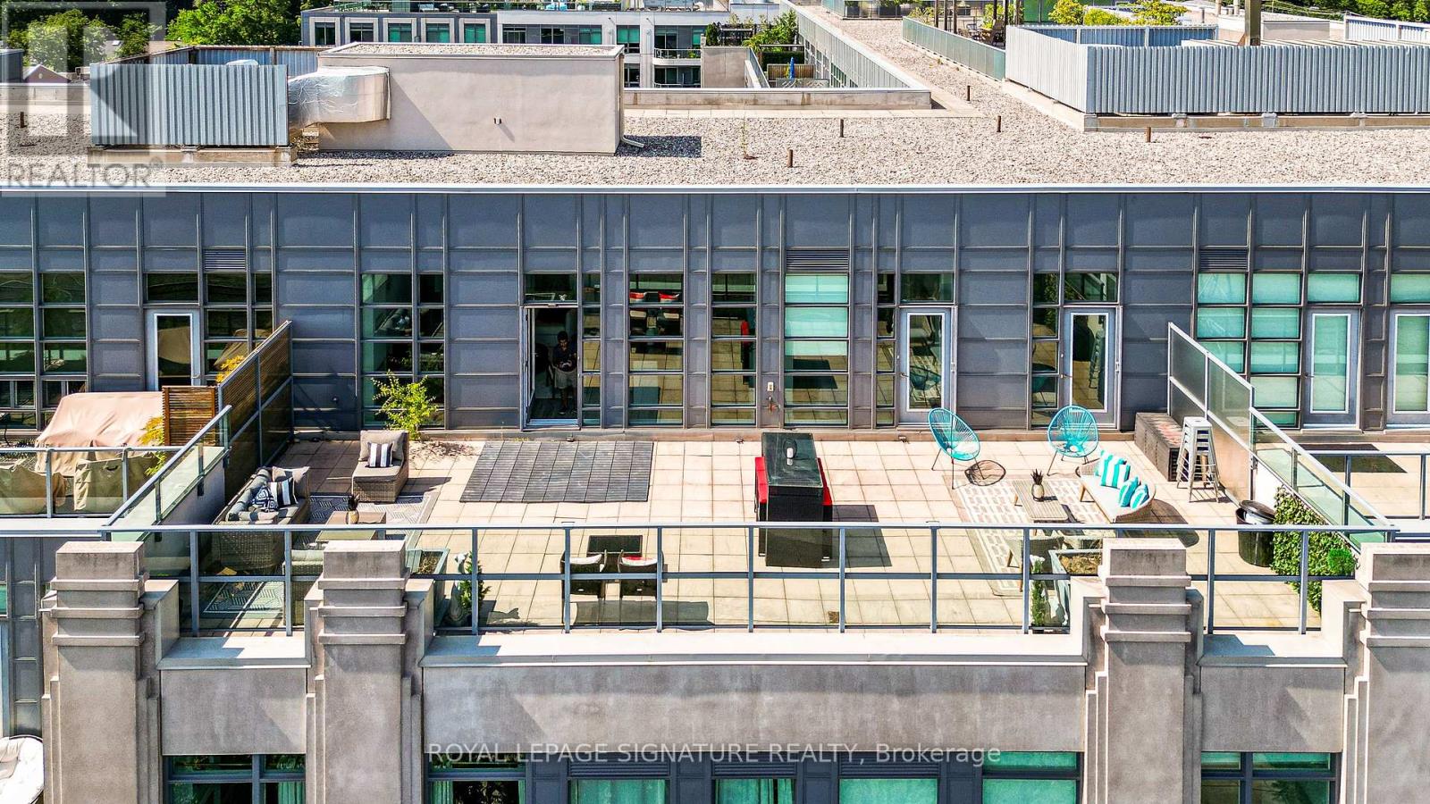 Property at 615 - 380 MACPHERSON AVENUE image 1
