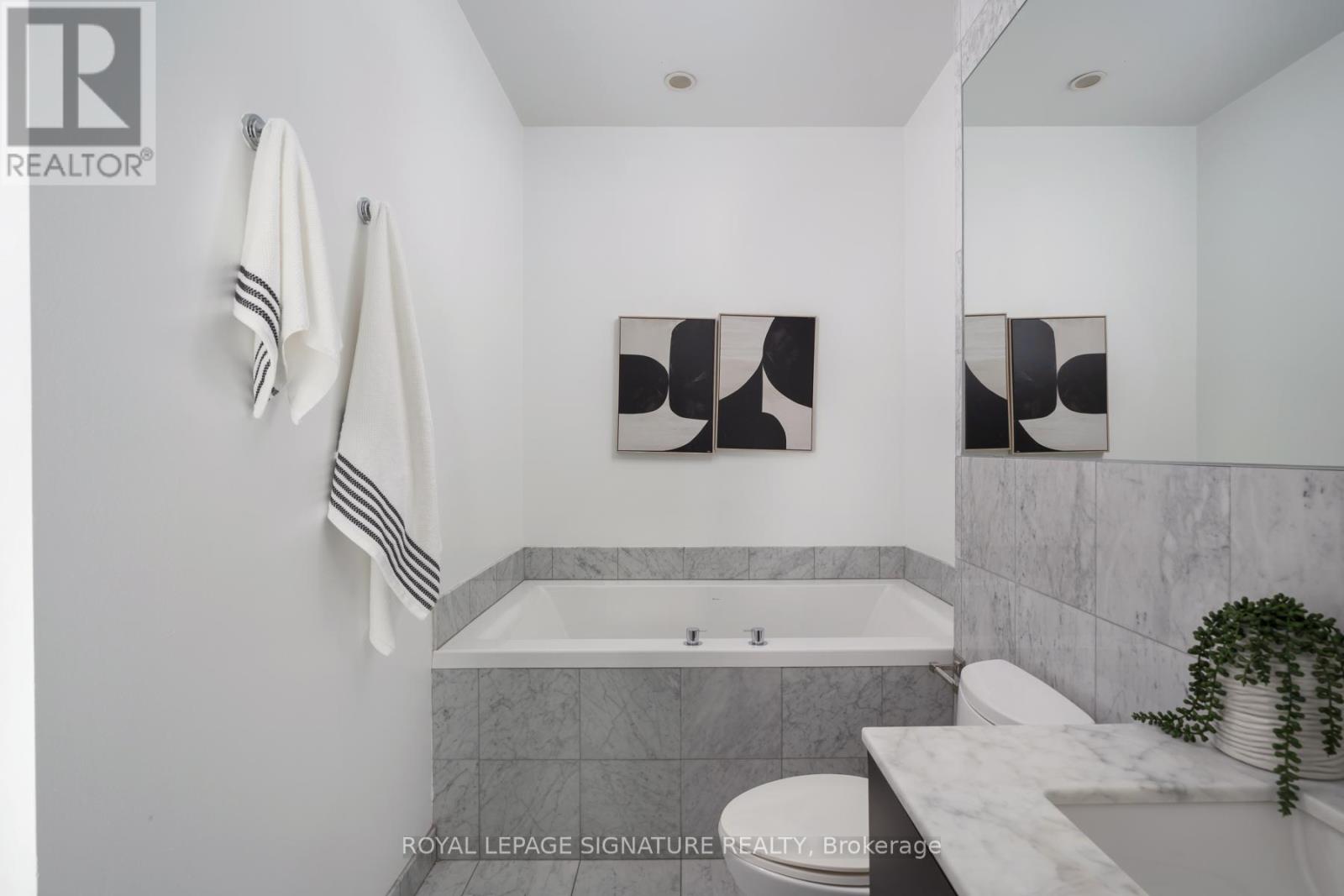 615 - 380 Macpherson Avenue, Toronto, Ontario  M4V 3E3 - Photo 25 - C12283177