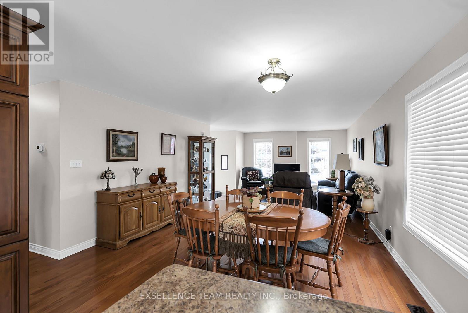 1294 Daprat Avenue, Cornwall, Ontario  K6H 6N9 - Photo 9 - X12293168