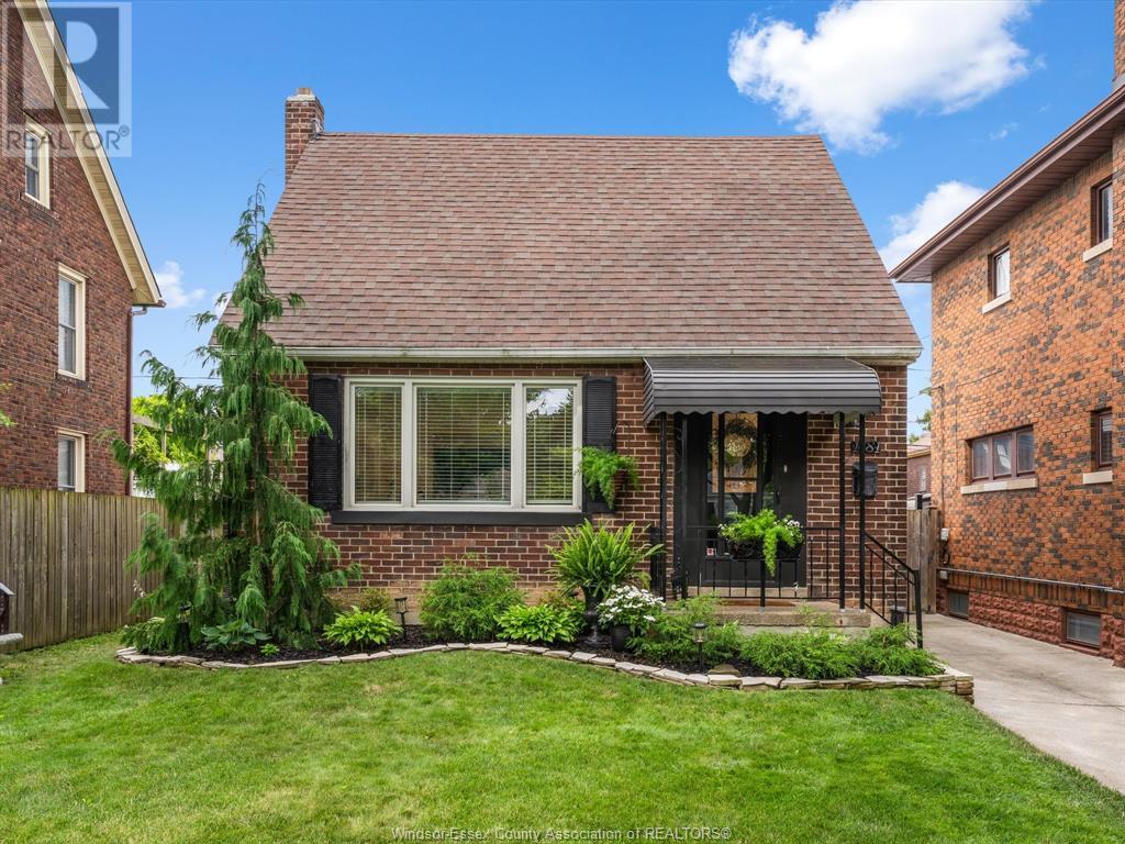 MLS# 25018265: 1781 KILDARE, Windsor, Canada