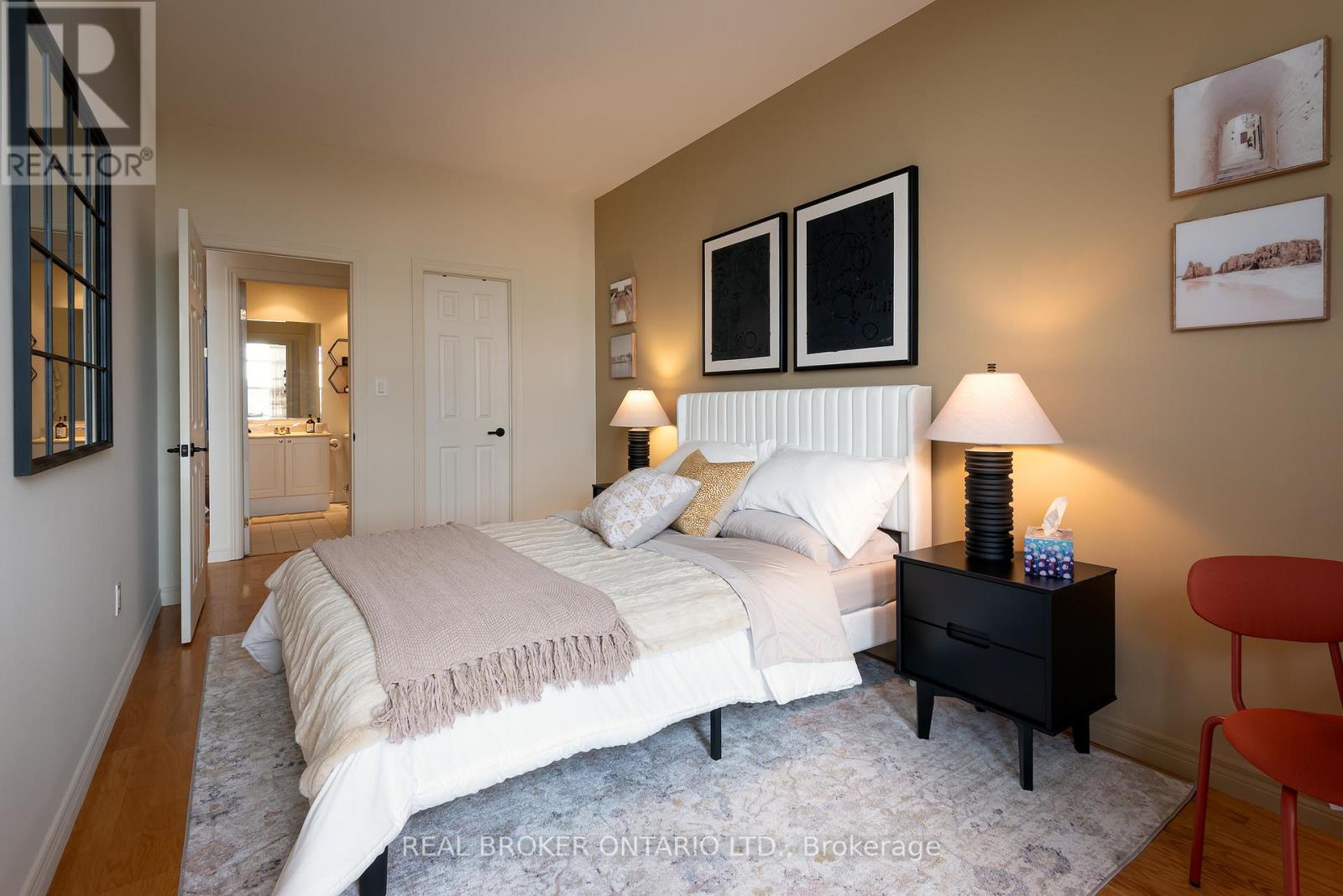 404 - 1 Leaside Park Drive, Toronto, Ontario  M4H 1R1 - Photo 15 - C12293193