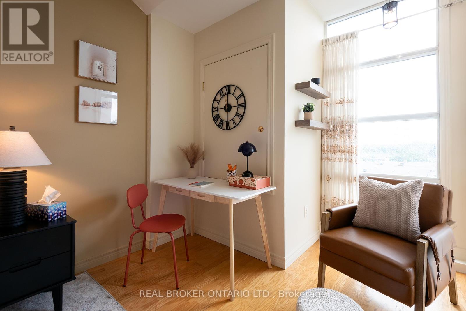 404 - 1 Leaside Park Drive, Toronto, Ontario  M4H 1R1 - Photo 16 - C12293193