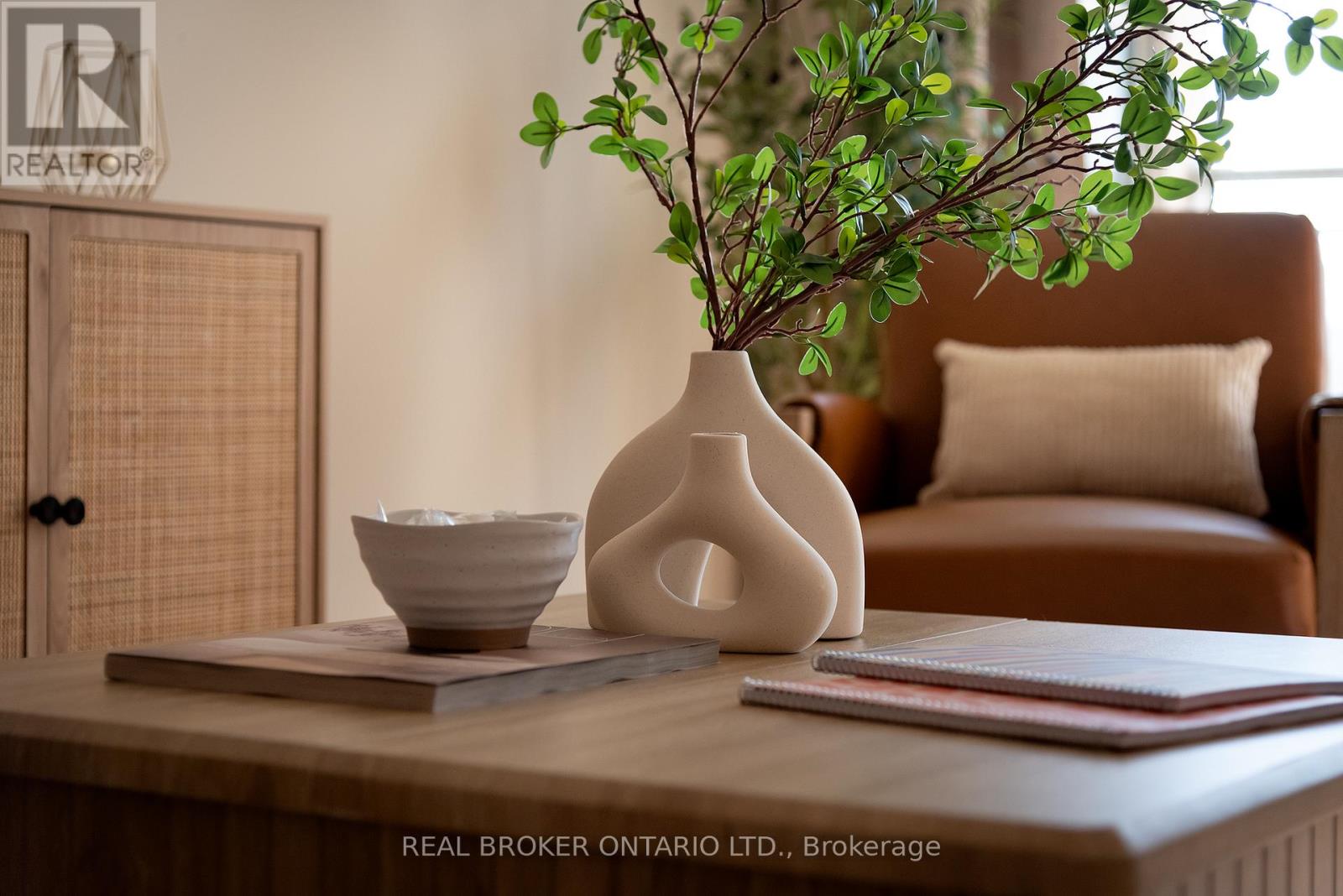 404 - 1 Leaside Park Drive, Toronto, Ontario  M4H 1R1 - Photo 18 - C12293193