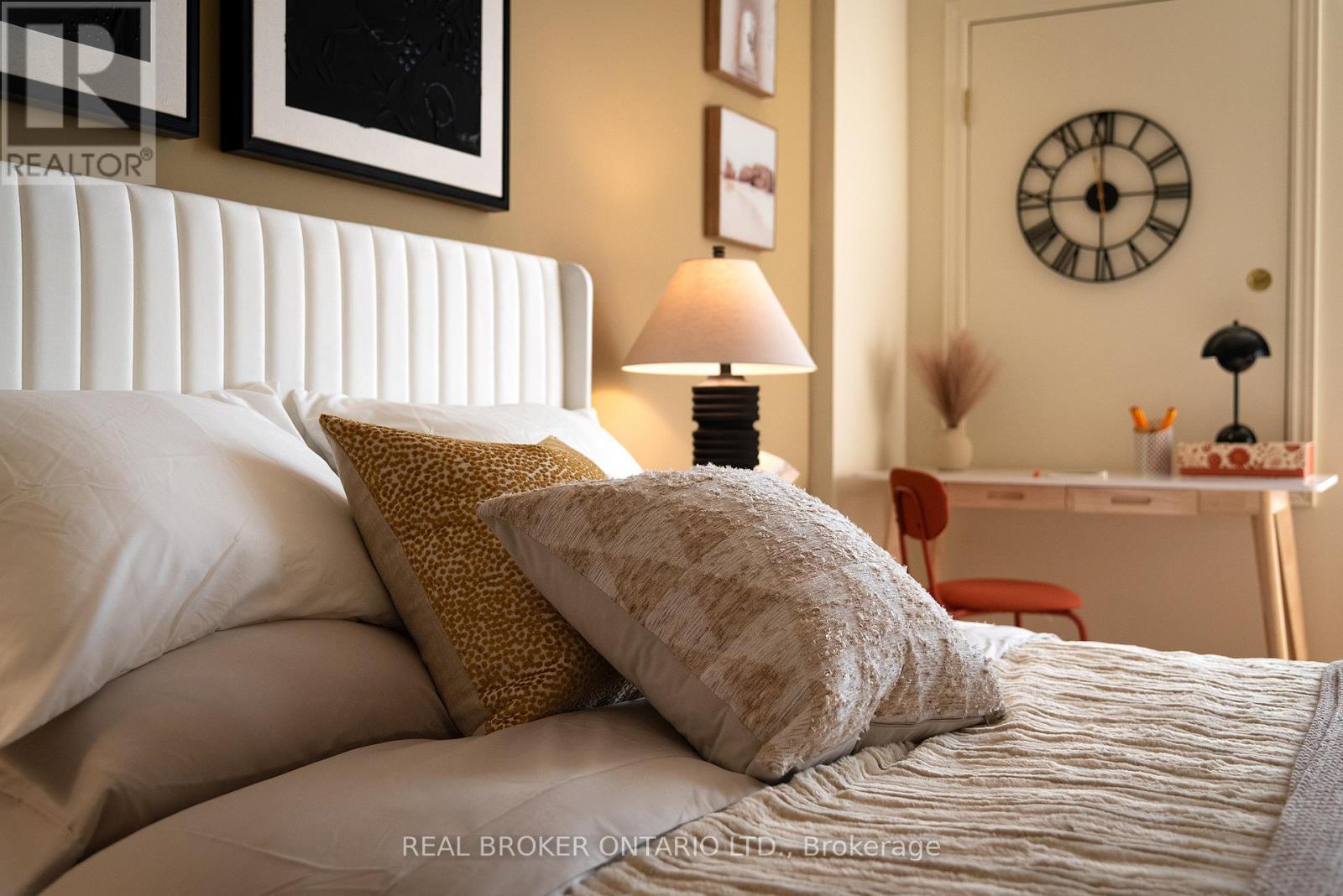 404 - 1 Leaside Park Drive, Toronto, Ontario  M4H 1R1 - Photo 24 - C12293193