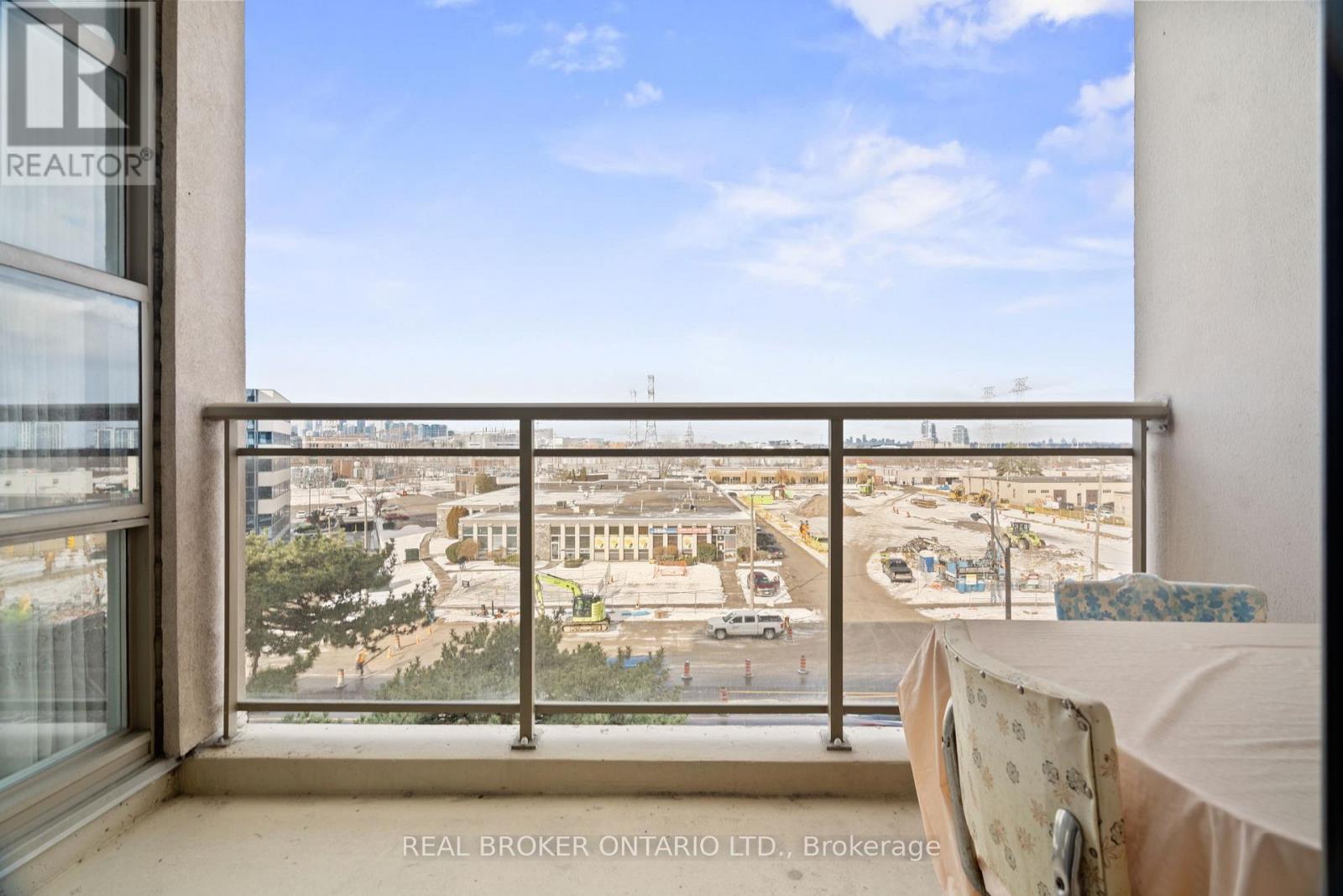 404 - 1 Leaside Park Drive, Toronto, Ontario  M4H 1R1 - Photo 27 - C12293193