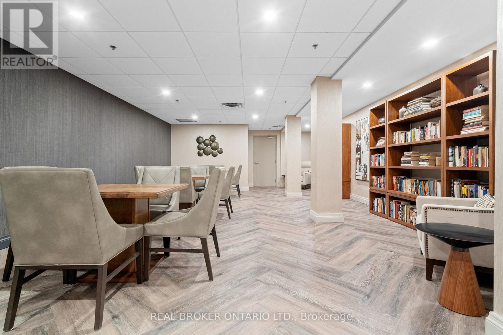 404 - 1 Leaside Park Drive, Toronto, Ontario  M4H 1R1 - Photo 28 - C12293193