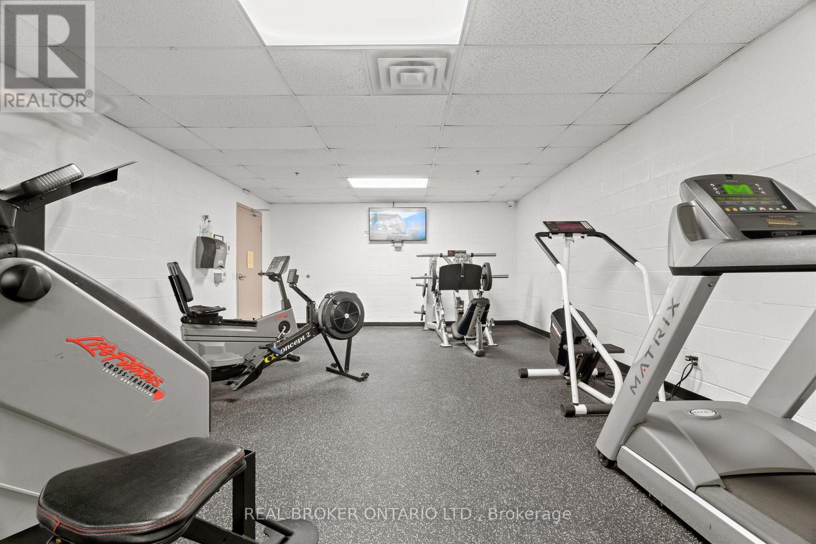 404 - 1 Leaside Park Drive, Toronto, Ontario  M4H 1R1 - Photo 32 - C12293193