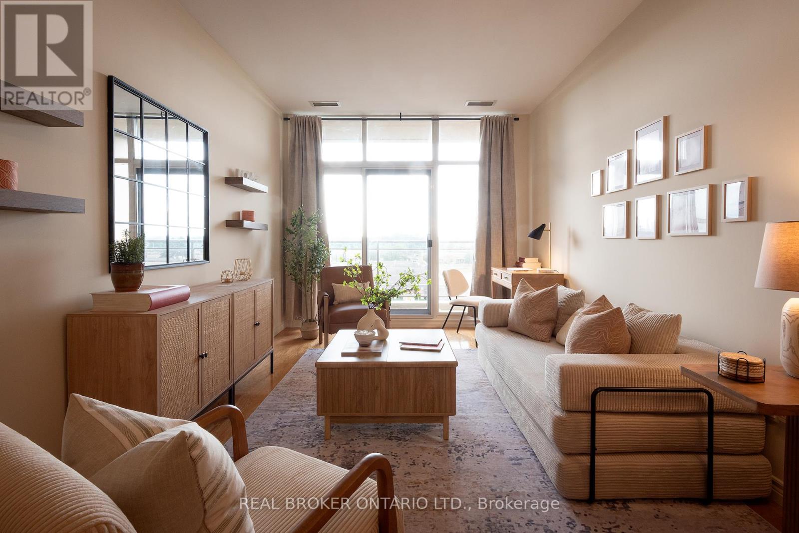 404 - 1 Leaside Park Drive, Toronto, Ontario  M4H 1R1 - Photo 4 - C12293193