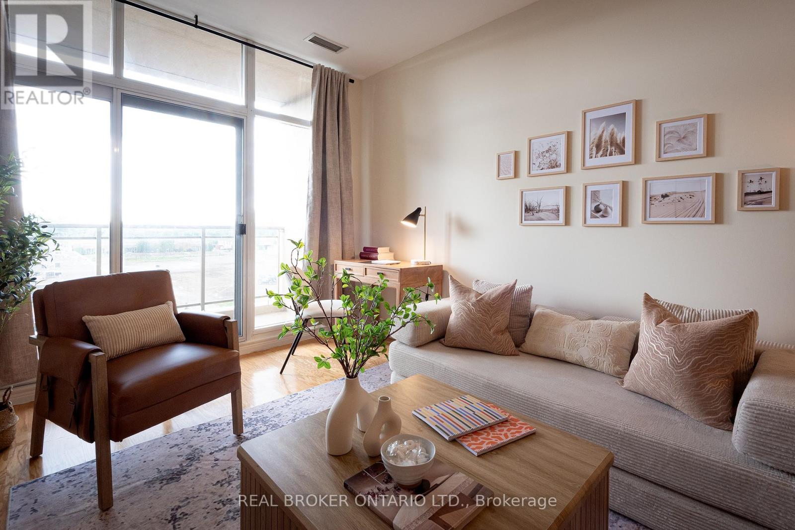 404 - 1 Leaside Park Drive, Toronto, Ontario  M4H 1R1 - Photo 6 - C12293193