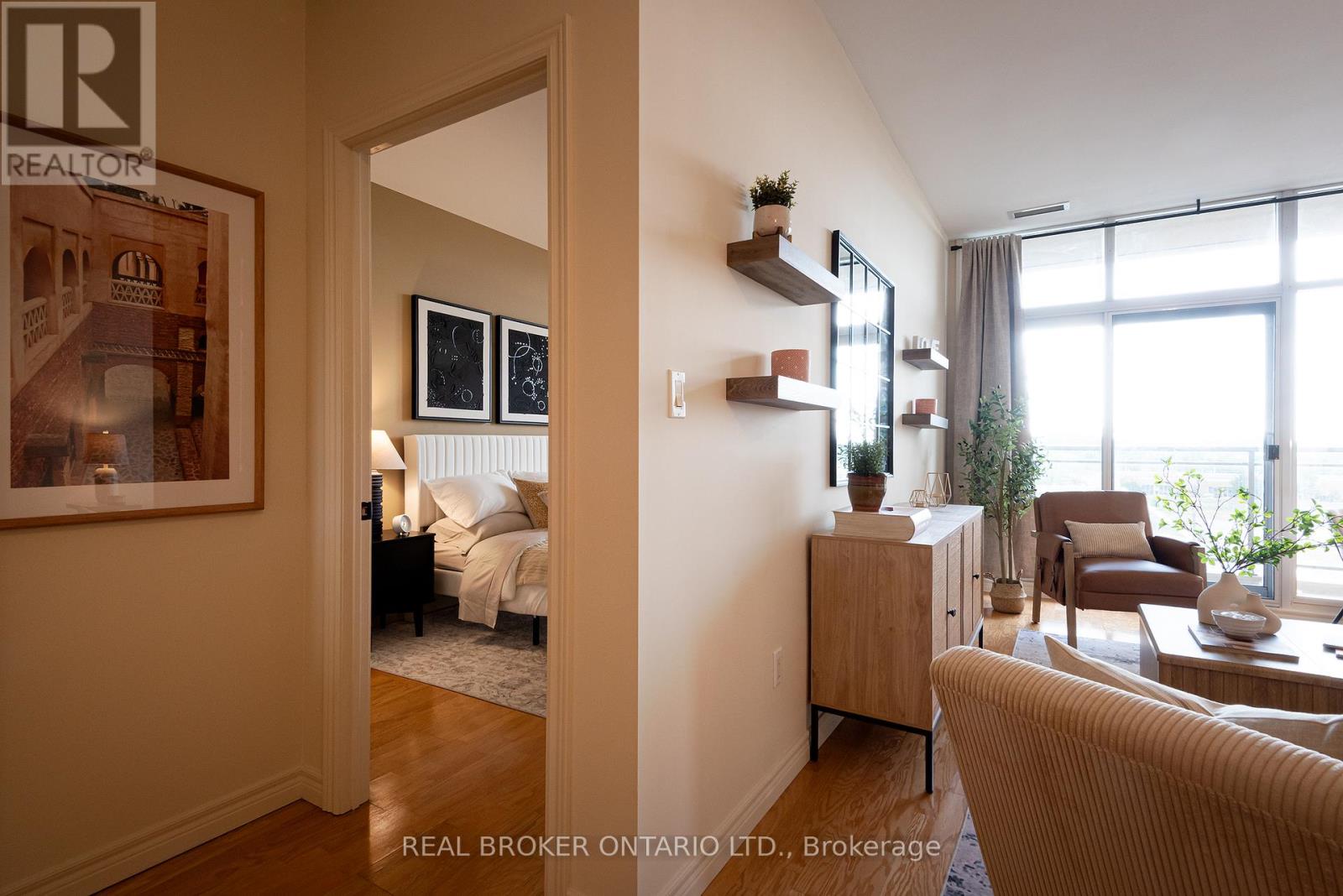 404 - 1 Leaside Park Drive, Toronto, Ontario  M4H 1R1 - Photo 7 - C12293193