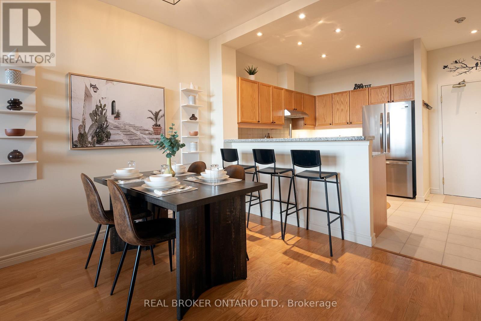 404 - 1 Leaside Park Drive, Toronto, Ontario  M4H 1R1 - Photo 9 - C12293193