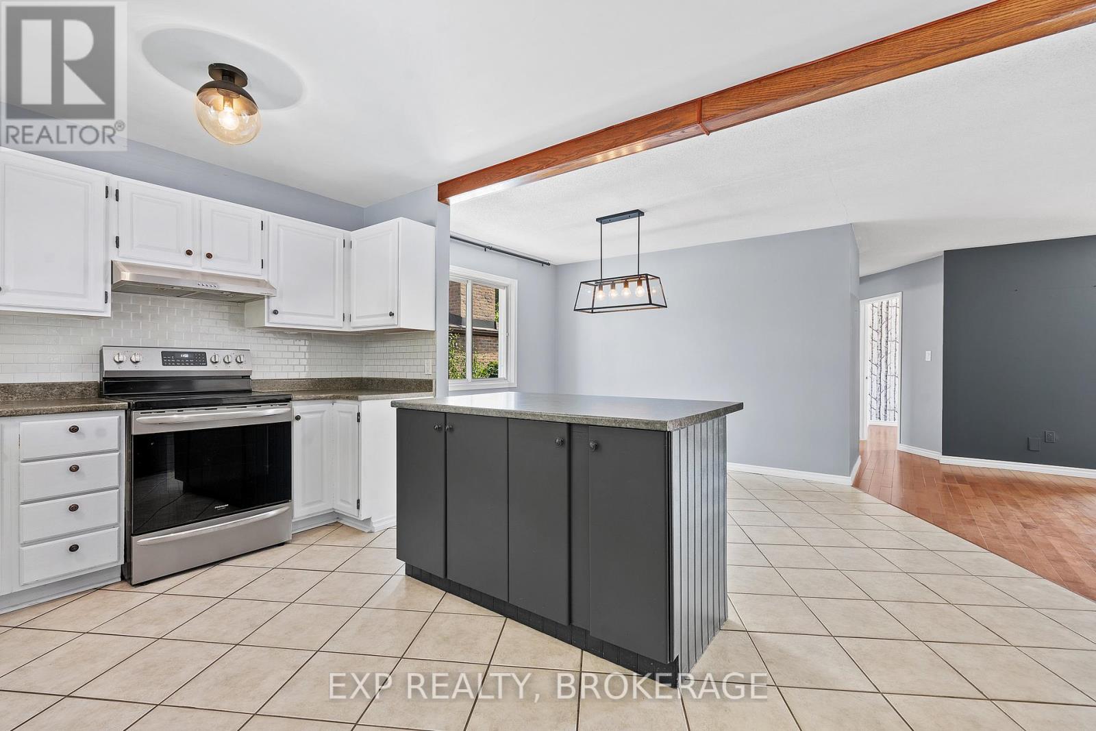 926 Cresthill Street, Kingston, Ontario  K7P 1H7 - Photo 15 - X12293382