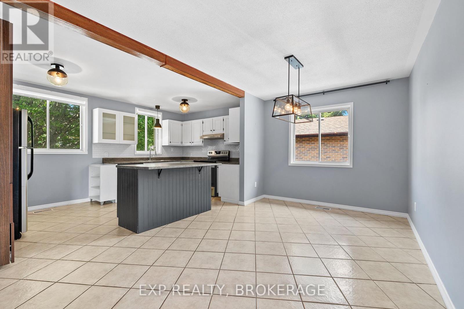 926 Cresthill Street, Kingston, Ontario  K7P 1H7 - Photo 9 - X12293382