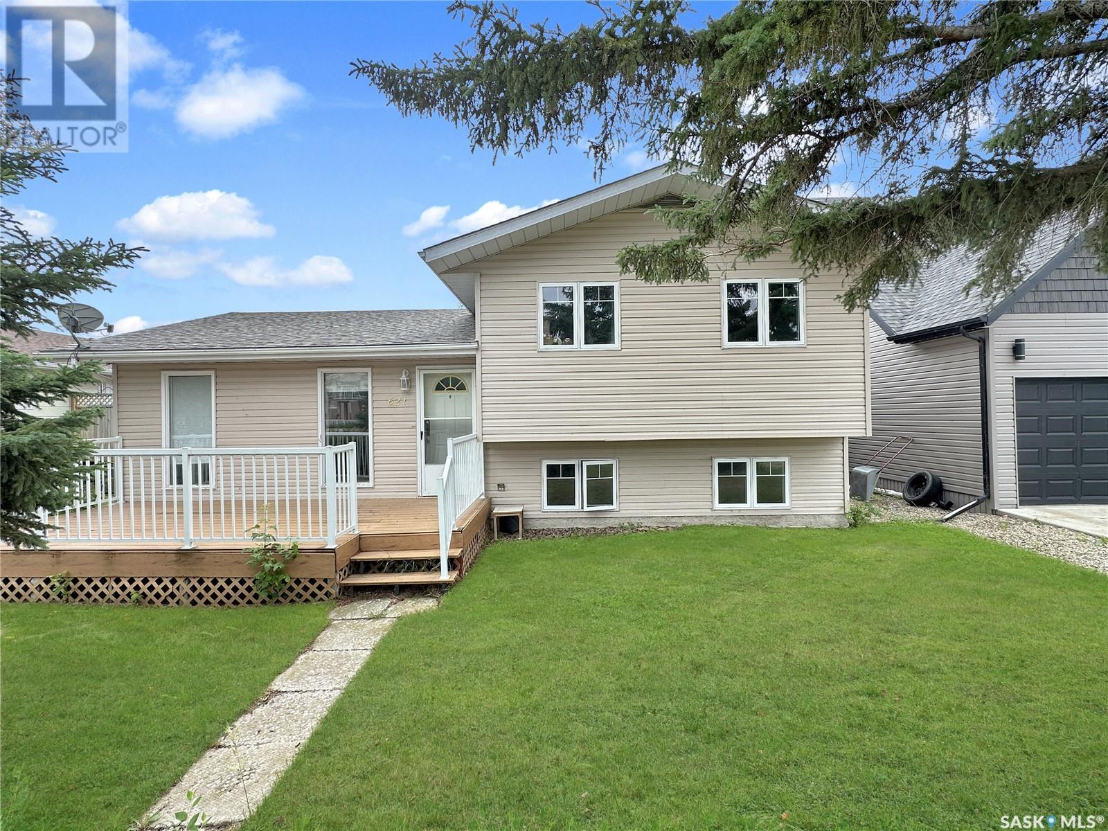 Property at 621 Broadway STREET W image 1
