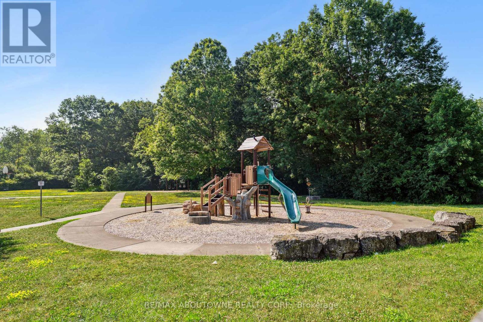 66 Bridgewater Court, Welland (N. Welland), Ontario  L3C 7M6 - Photo 26 - X12291101