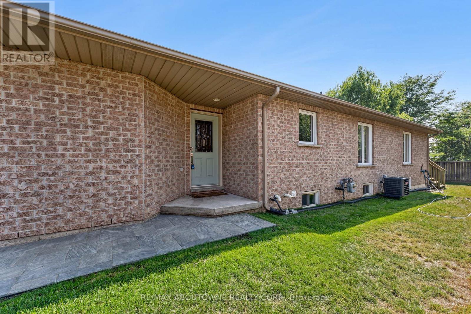 66 Bridgewater Court, Welland (N. Welland), Ontario  L3C 7M6 - Photo 27 - X12291101