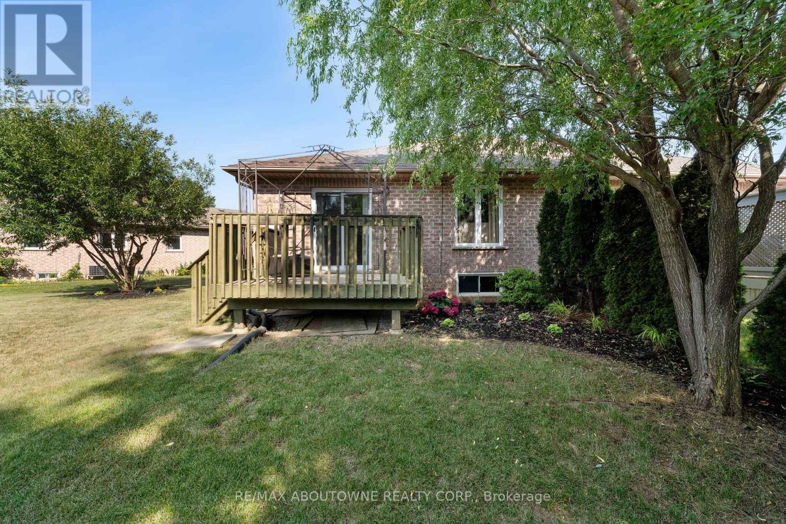 66 Bridgewater Court, Welland (N. Welland), Ontario  L3C 7M6 - Photo 21 - X12291101