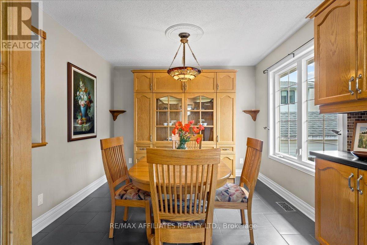 1694 Toulouse Crescent, Ottawa, Ontario  K1C 6K3 - Photo 11 - X12293379