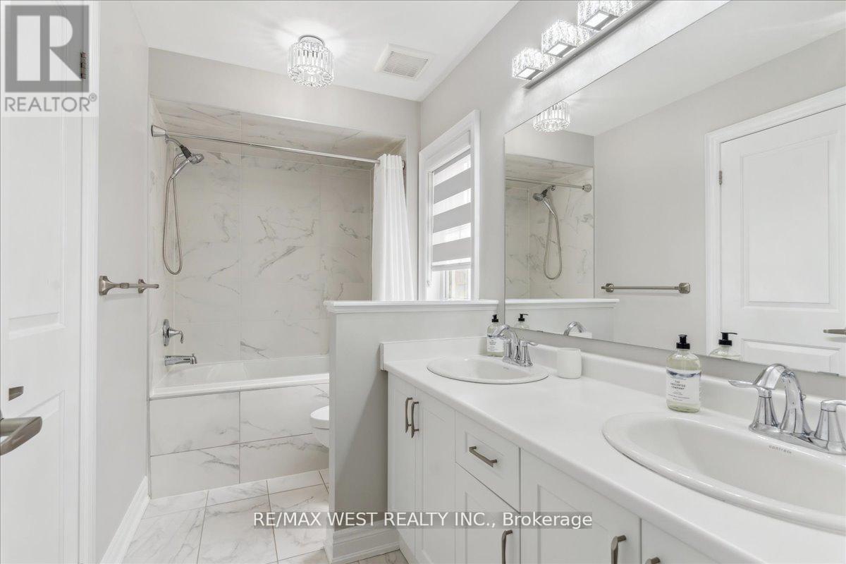 39 Condor Way, Vaughan (Kleinburg), Ontario  L4H 4N1 - Photo 20 - N12293190