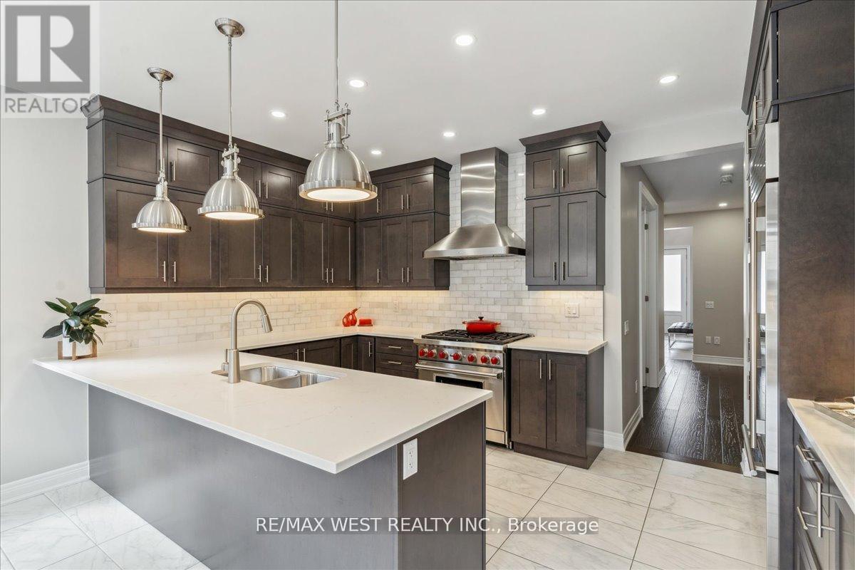 39 Condor Way, Vaughan (Kleinburg), Ontario  L4H 4N1 - Photo 7 - N12293190