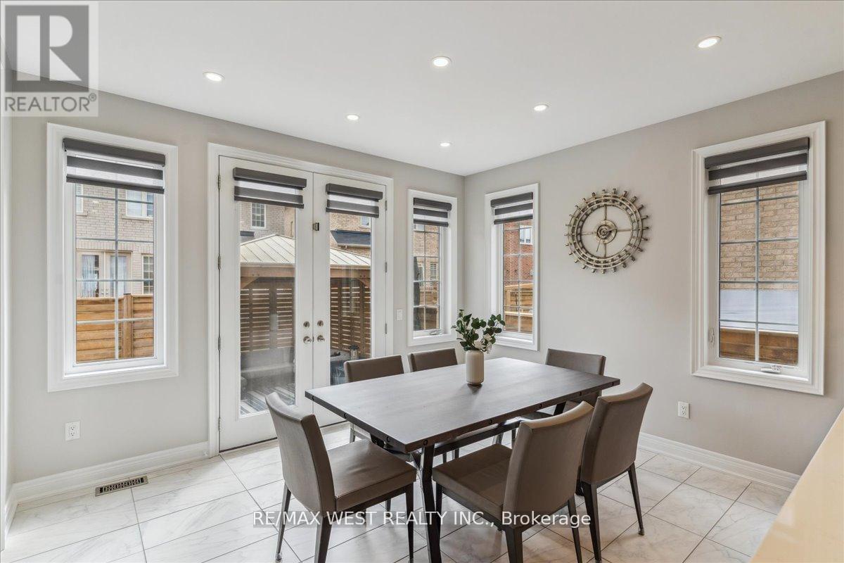 39 Condor Way, Vaughan (Kleinburg), Ontario  L4H 4N1 - Photo 9 - N12293190