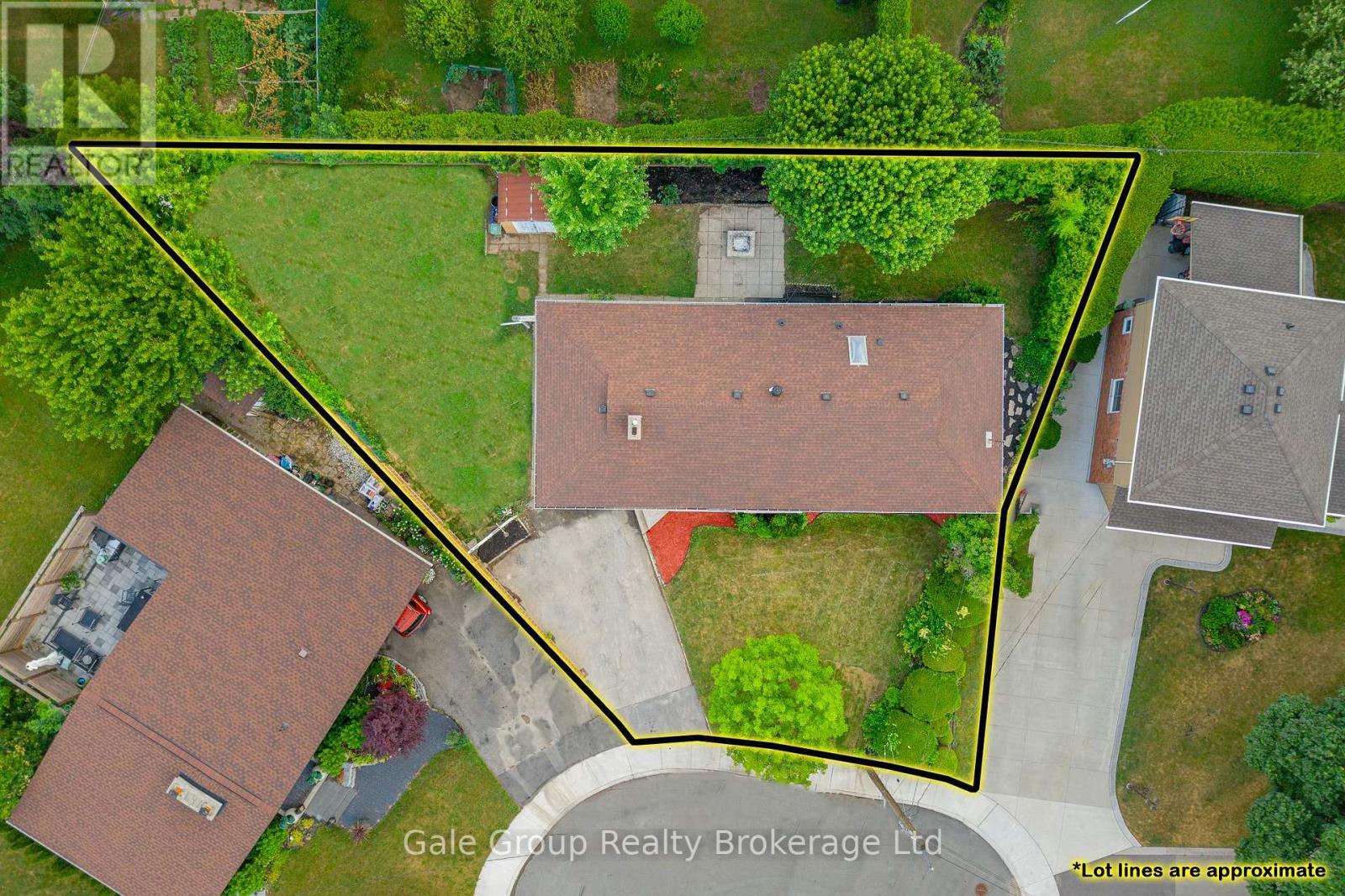 Property at 15 KELVIN COURT image 4