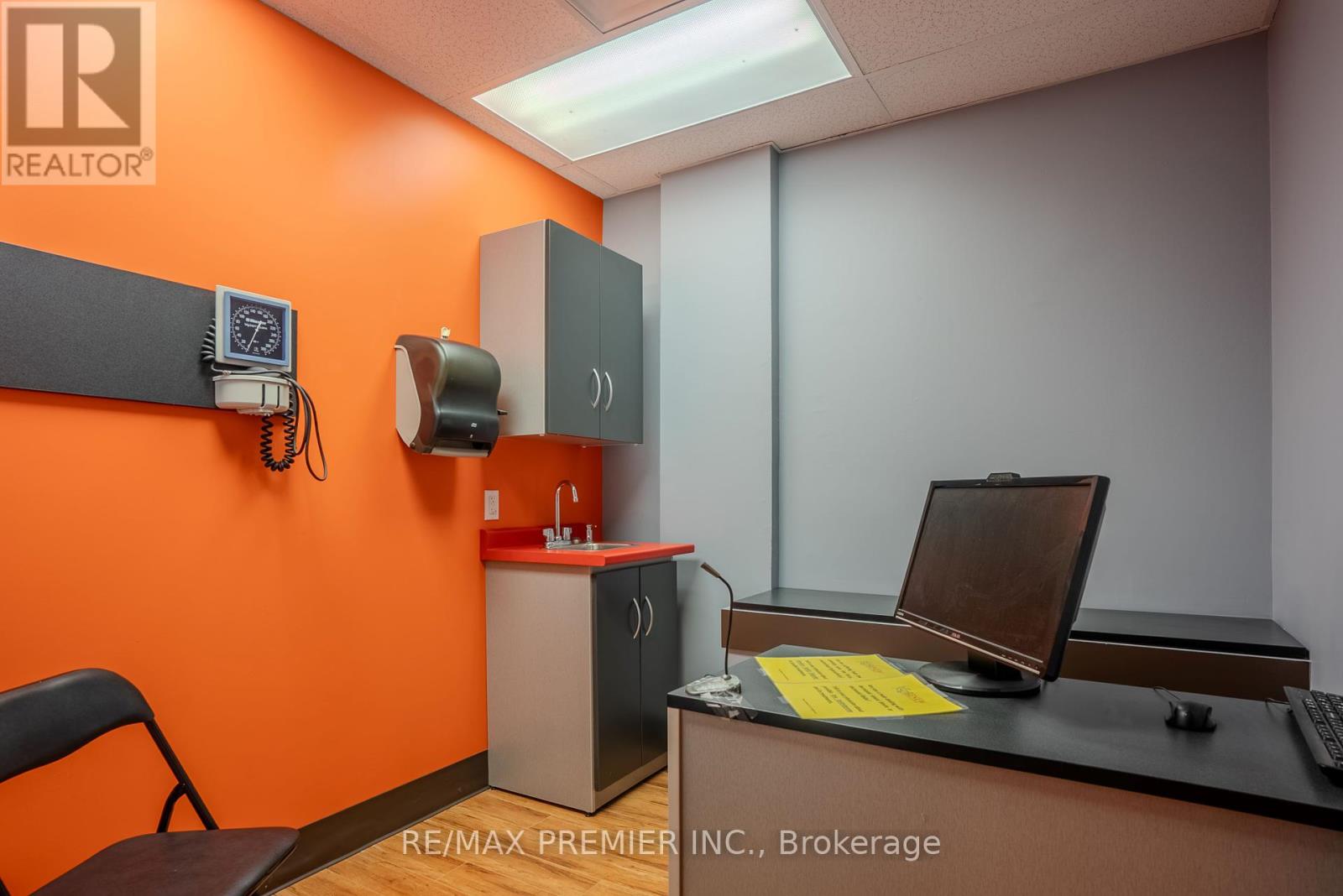 2898 Lake Shore Boulevard W, Toronto, Ontario  M8V 1J2 - Photo 11 - W12293147