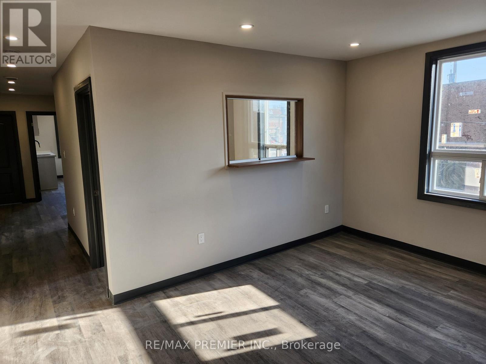 2898 Lake Shore Boulevard W, Toronto, Ontario  M8V 1J2 - Photo 13 - W12293147