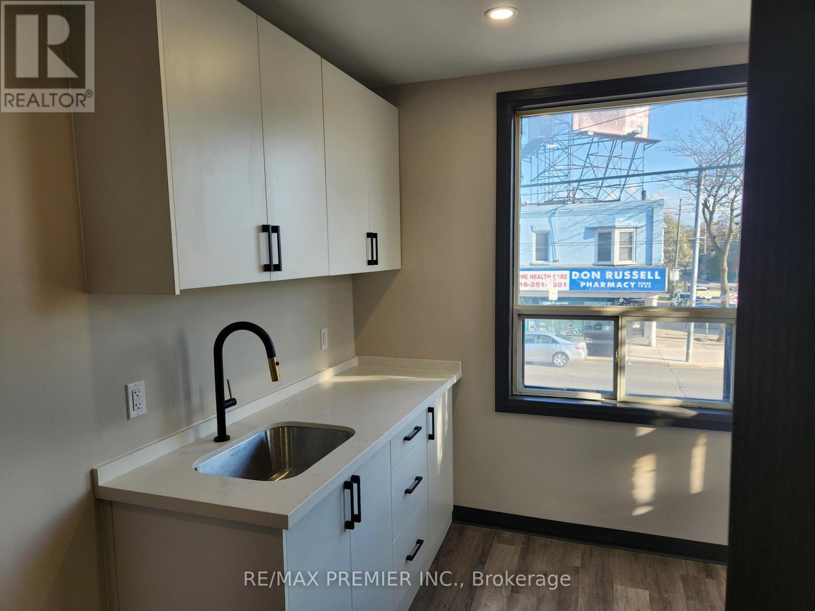 2898 Lake Shore Boulevard W, Toronto, Ontario  M8V 1J2 - Photo 16 - W12293147