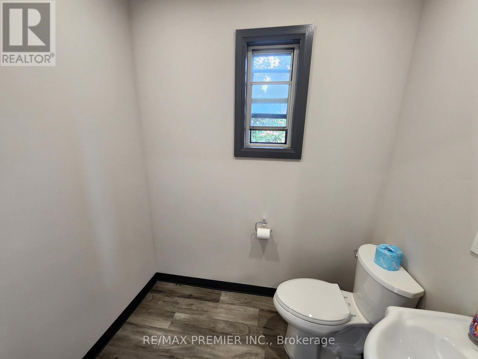 2898 Lake Shore Boulevard W, Toronto, Ontario  M8V 1J2 - Photo 18 - W12293147