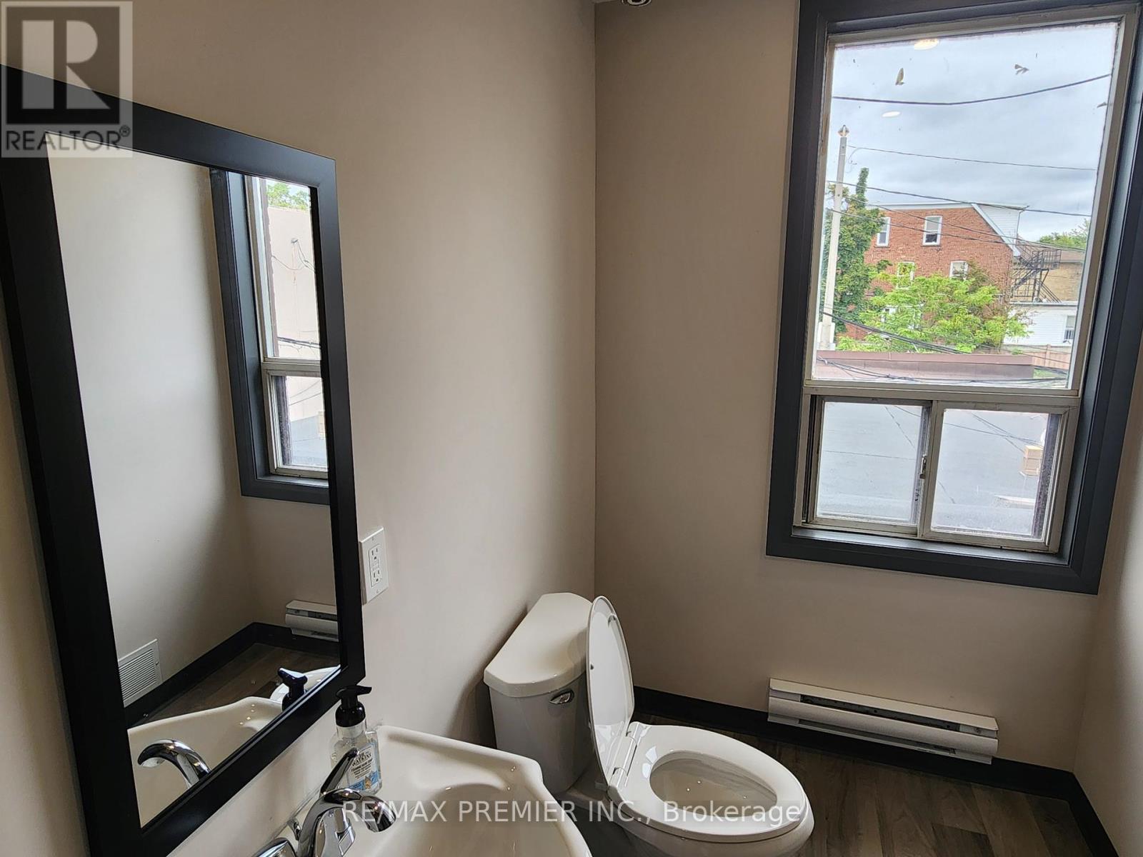 2898 Lake Shore Boulevard W, Toronto, Ontario  M8V 1J2 - Photo 19 - W12293147