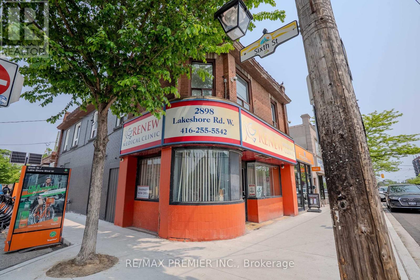 2898 Lake Shore Boulevard W, Toronto, Ontario  M8V 1J2 - Photo 2 - W12293147