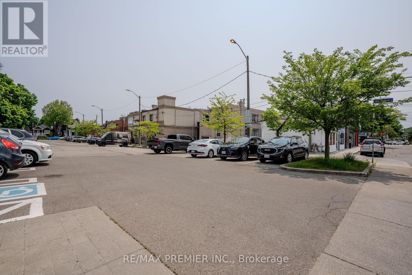 2898 Lake Shore Boulevard W, Toronto, Ontario  M8V 1J2 - Photo 21 - W12293147
