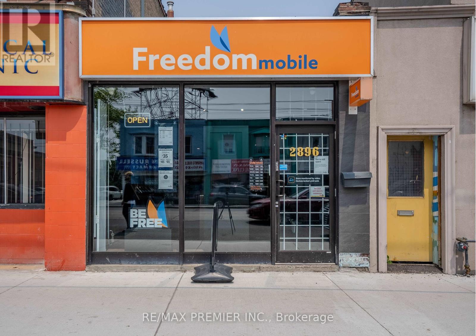 2898 Lake Shore Boulevard W, Toronto, Ontario  M8V 1J2 - Photo 3 - W12293147