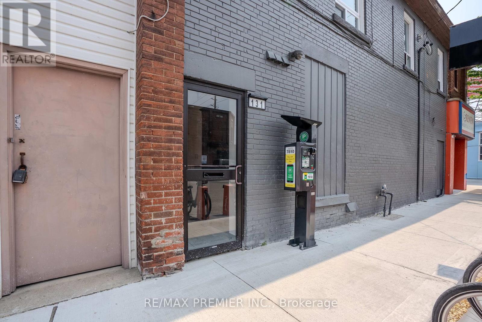 2898 Lake Shore Boulevard W, Toronto, Ontario  M8V 1J2 - Photo 5 - W12293147