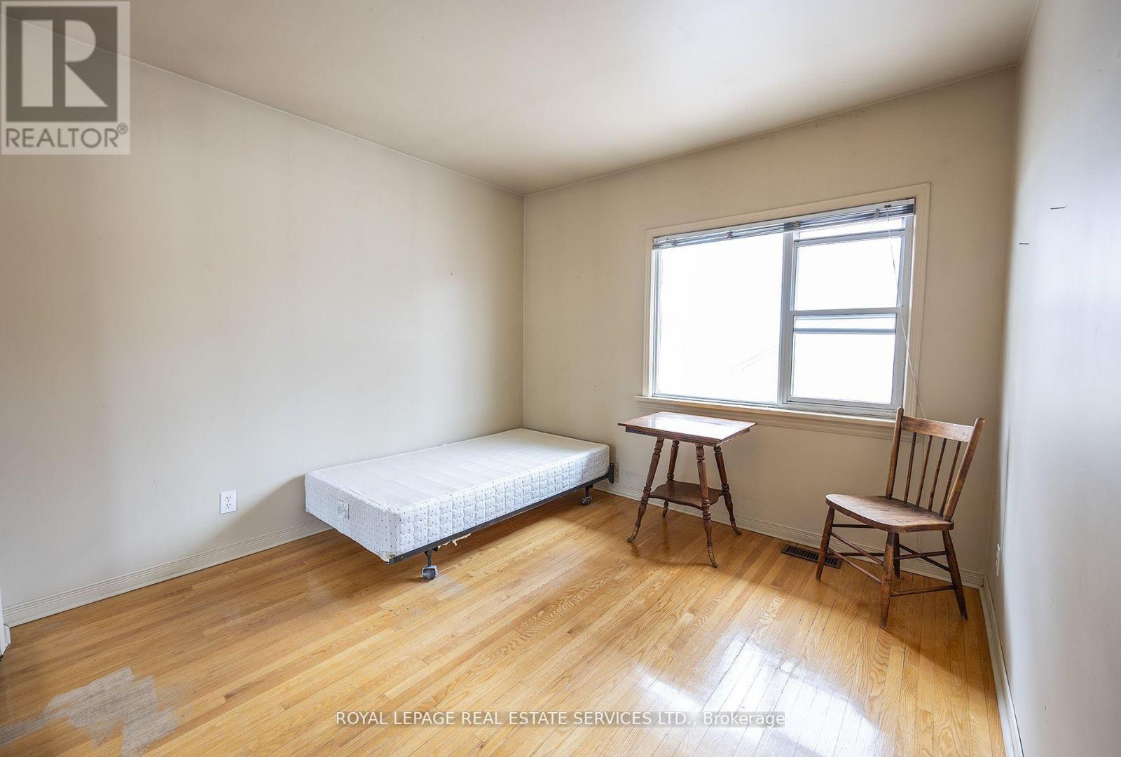 1361 Kenmuir Avenue, Mississauga, Ontario  L5G 4B3 - Photo 12 - W12293180