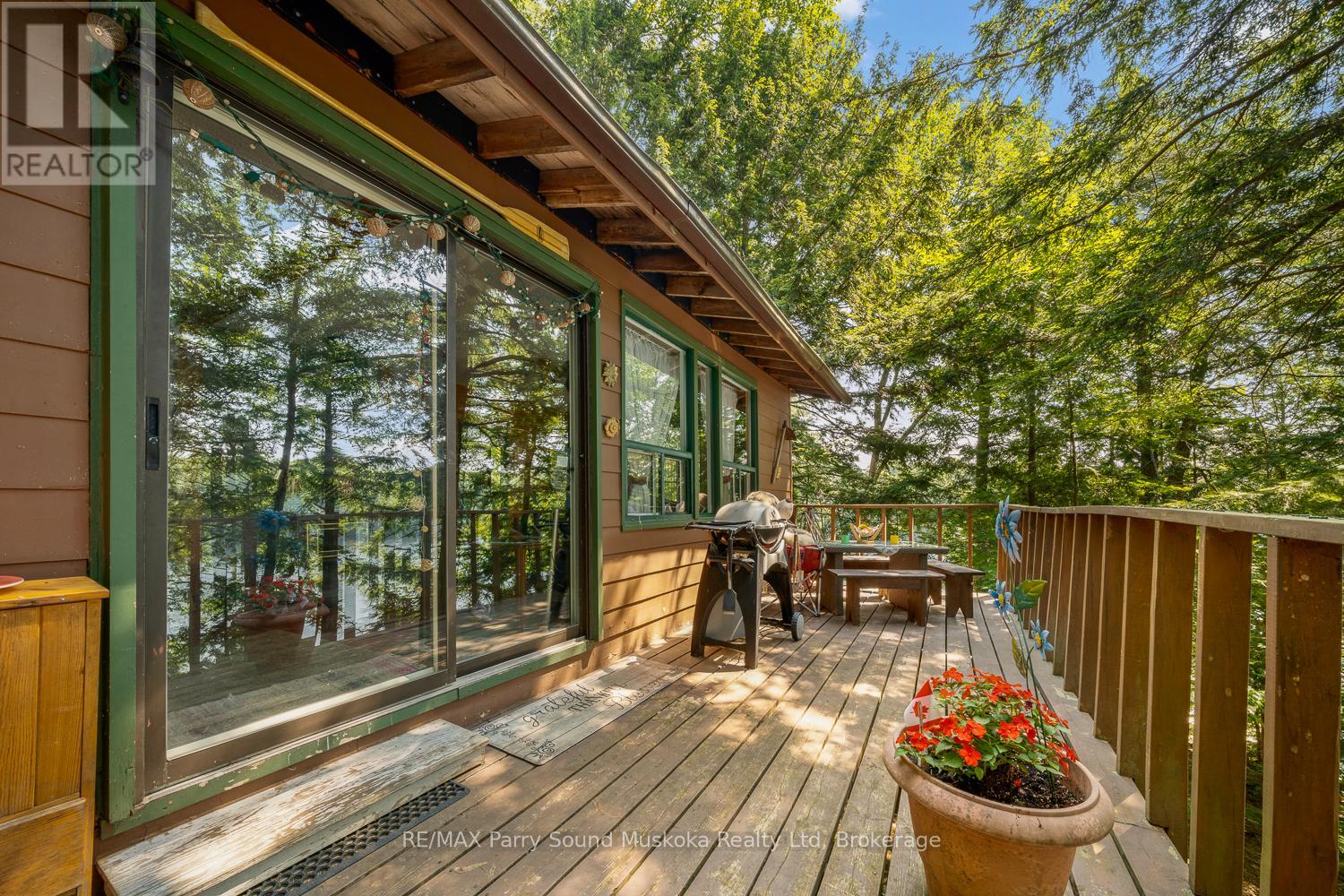 20 Peninsula Trail, Seguin, Ontario  P2A 2W8 - Photo 12 - X12293231