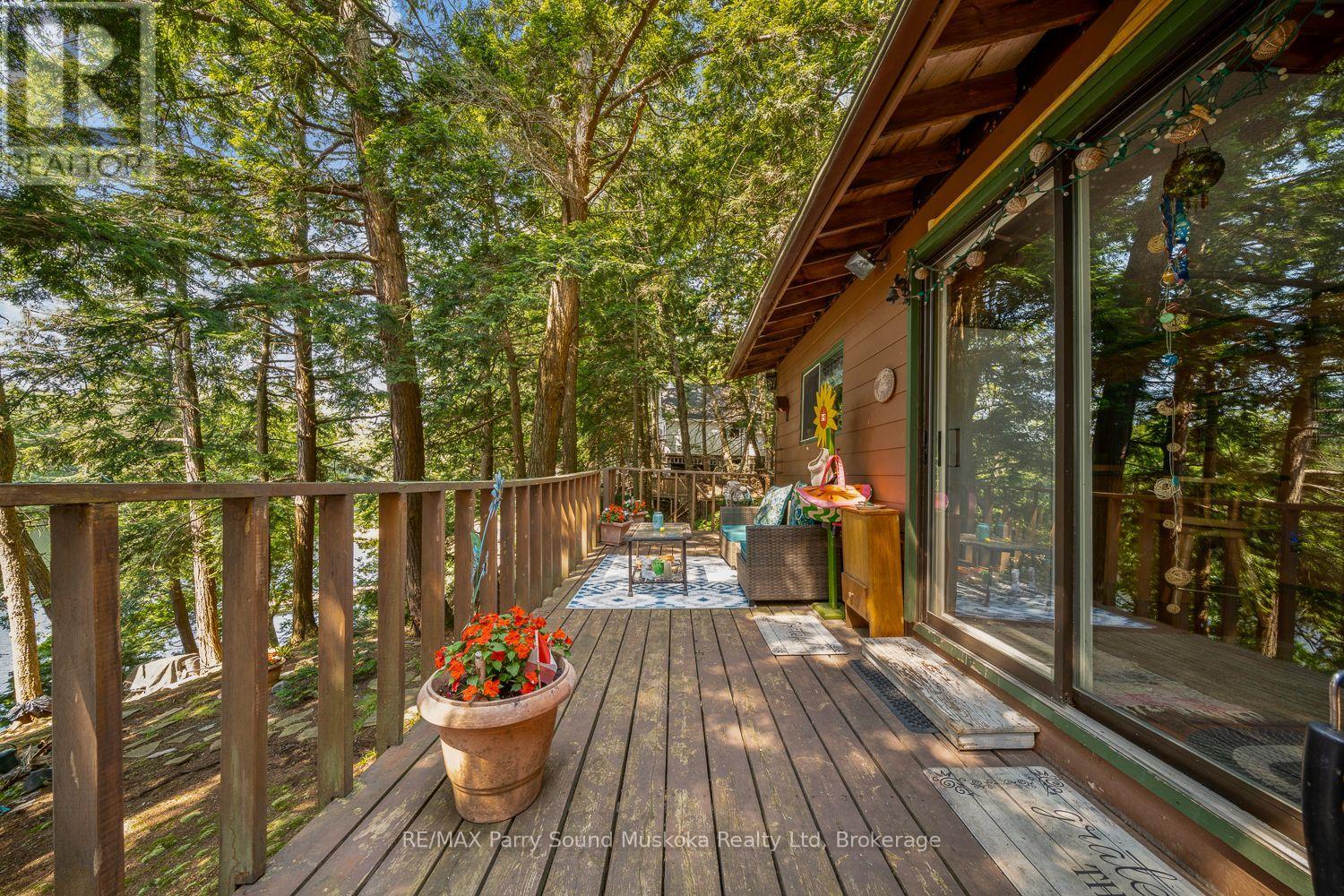 20 Peninsula Trail, Seguin, Ontario  P2A 2W8 - Photo 13 - X12293231