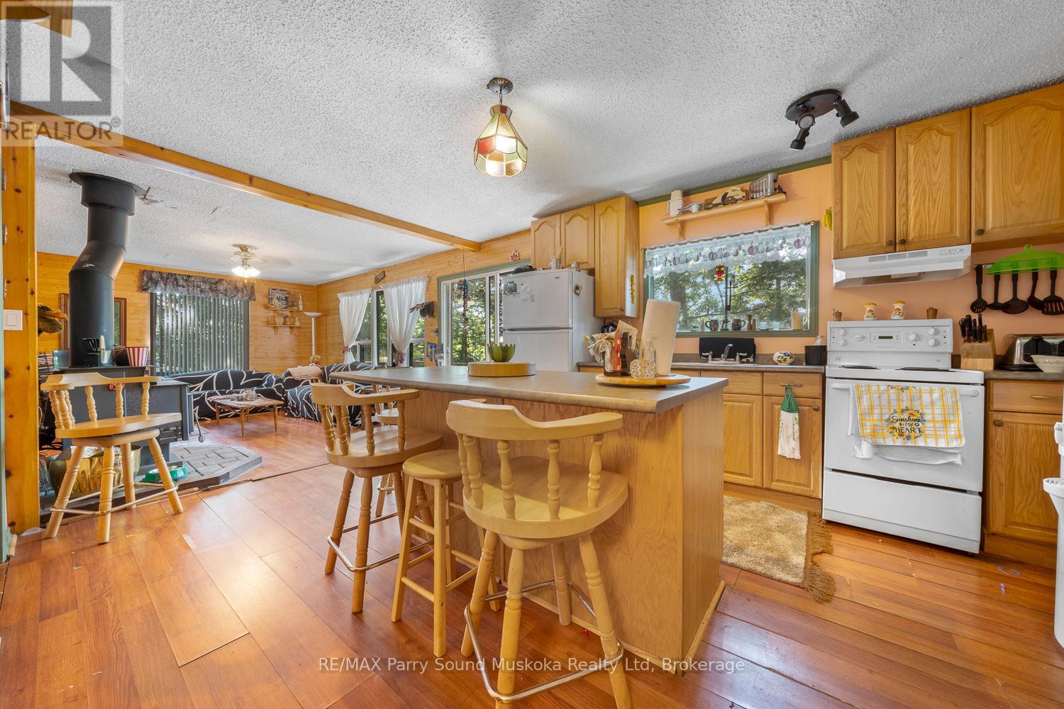 20 Peninsula Trail, Seguin, Ontario  P2A 2W8 - Photo 15 - X12293231